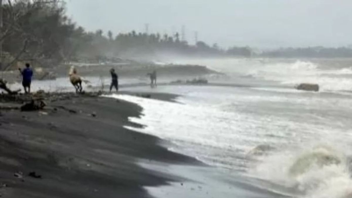    BMKG Minta Wisatawan Pantai DIY Waspadai Dampak Siklon Noru