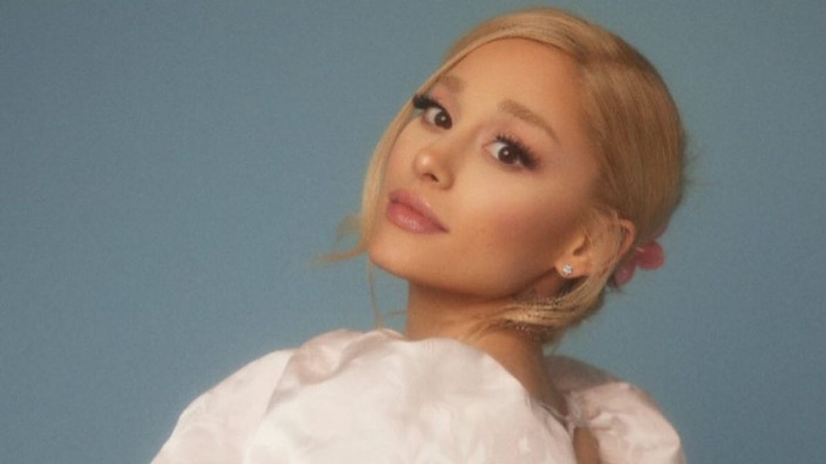 Ariana Grande annonce sa sortie d'un album Deluxe pour Eternal Sunshine