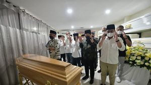 Tiba di Bandara Soekarno-Hatta, Jenazah Anak Ridwan Kamil Sempat Disalatkan Para Pejabat Negara: Menko PMK Muhadjir Effendy Jadi Imamnya