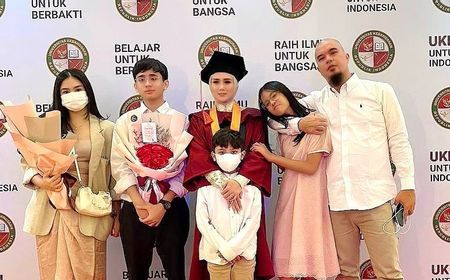 Selamat! Mulan Jameela Lulus Sarjana, Berkah Perjuangan Kuliah di Tengah Pandemi