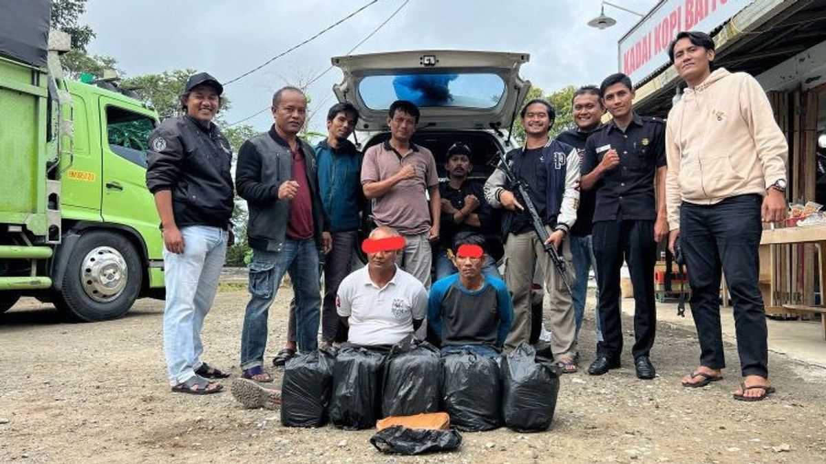 West Sumatra Police Arrest 2 15 Kilogram Cannabis Couriers