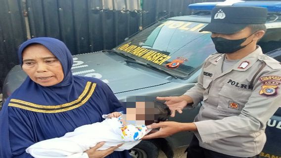 Un Bébé De Trois Mois Jeté Devant Les Maisons Des Gens, La Police De Banda Aceh Intervient