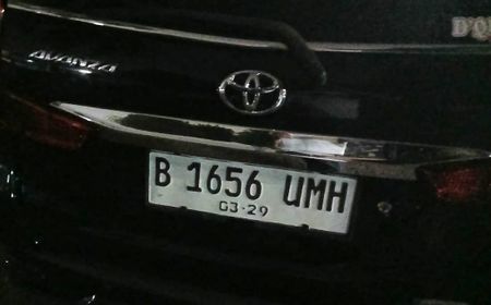 Sopir Toyota Avanza Hitam Dihakimi Warga Usai Tabrak Pengendara Motor Dekat SPBU Shell Kembangan