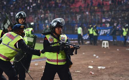 Catatan Tragedi Stadion Kanjuruhan: Ketika Hasil Reformasi Polri Disoroti Media Luar Negeri