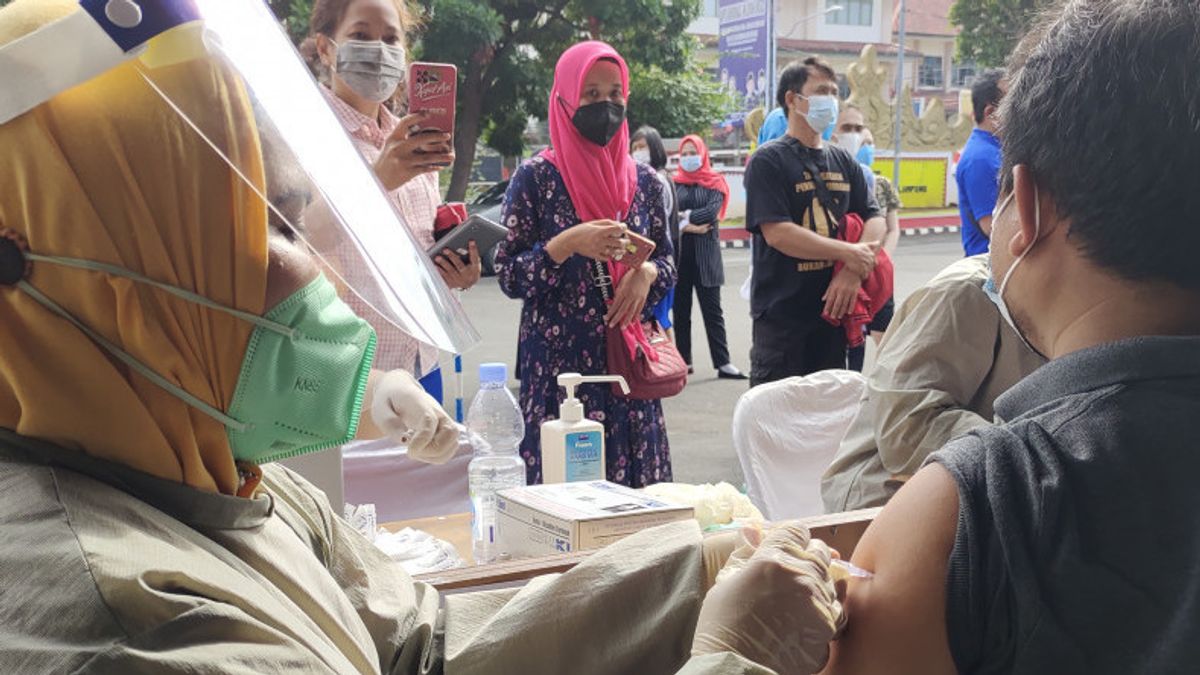 The Story Of Bandarlampung Residents For 2 Weeks Looking For Vaccines Around The Health Center But Nothing
