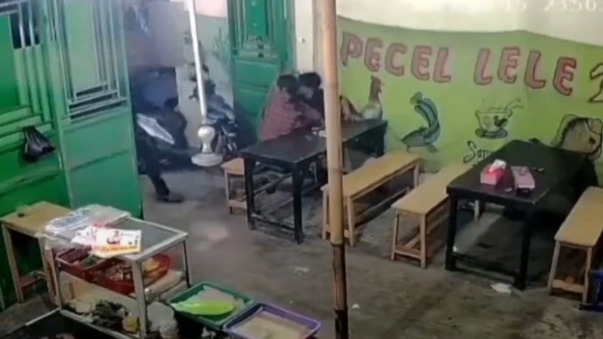 It's Fun To Be Alone At A Nasi Pecel Stall, A Couple In Tangerang Becomes A Victim Of A Sharp Armed Robbery