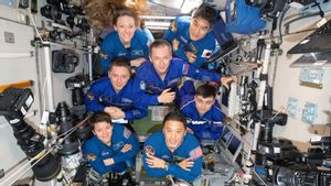 Astronot Fokus pada Penelitian dan Eksperimen Sains di Stasiun Luar Angkasa