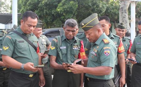 Cegah Prajurit Terjerumus Judi Online, HP Anggota TNI di Lombok Tengah Dicek