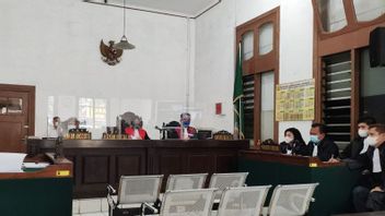 ثلاث مرات محاكمات KPK لا تقدم آدي ياسين ، المحامي يحتج على المدعين العامين