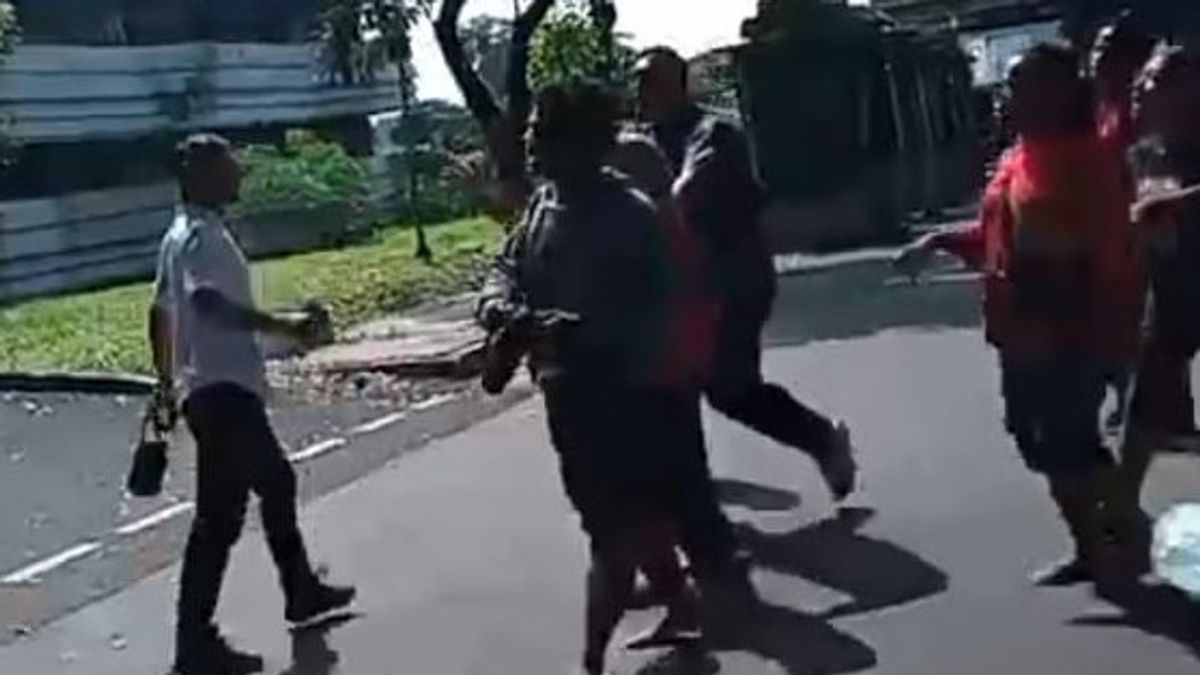 Polsek Cipayung Tangani kasus Keributan Pedagang dengan Petugas TMII