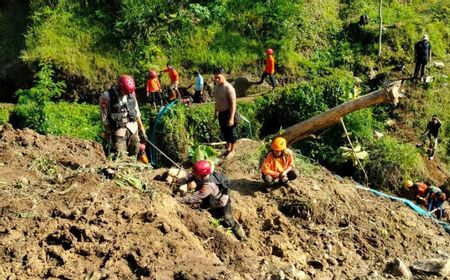 Bukit Setinggi 50 Meter Timpa Warga Wonogiri Sedang Bertani, SAR Lakukan Pencarian