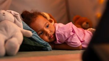 모든 아기가 수면 훈련을 할 준비가 되지는 않습니다. 이것은 소아과 의사의 경고입니다.