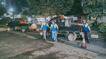 カラワン摂政政府は、損傷した道路のパッチワークに60億ルピアを割り当てます