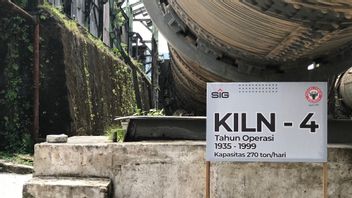 Semen Padang Reçoit Des Bénédictions De La Construction De La Route à Péage Trans Sumatra