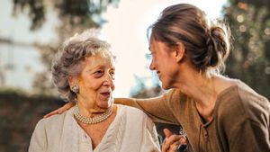 Tips Membangun Hubungan Harmonis dengan Mertua, Wajib Dipahami