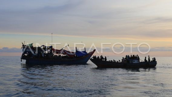 بنغلاديش - عبر الطريق غير القانوني، احتجزت القوات البنغلاديشية 33 من سكان الروهينغا