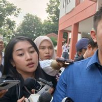 Seskab Teddy Pastikan Bansos untuk 35,4 Juta KPM Mulai Cair Senin Besok