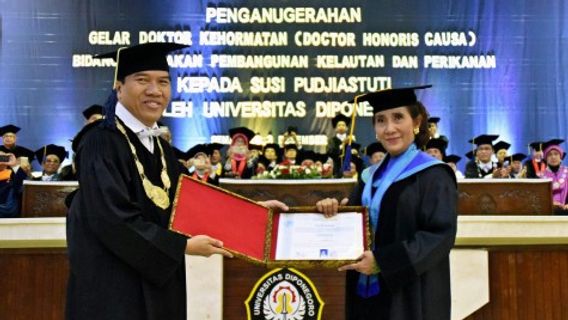 Susi Pudjiastuti And Hold Honoris Causa From Undip In Today's Memory, December 3, 2016