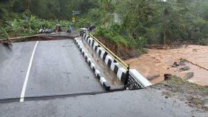 Sukabumi Flood And Landslides Update: 10 Broken Bridges, Isolated Residents And Access To Disturbed Assistance