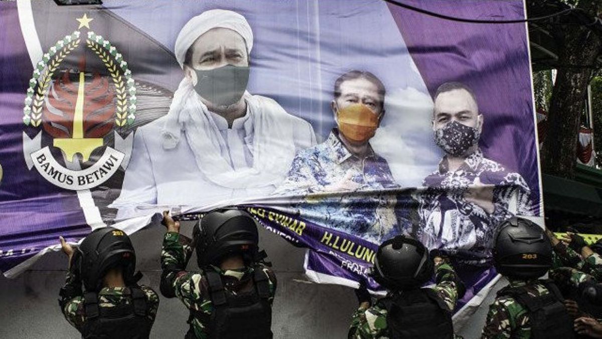 Patutkah Penurunan Baliho oleh TNI Diapresiasi?