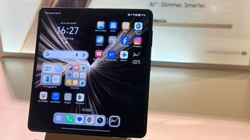 荣耀魔术V5比Galaxy Z Fold 7更精彩,但仅限于象牙白色变体
