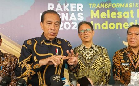 'Ya Terima Kasih,' Ucap Jokowi Sambil Tersenyum Merespons Pernyataan Dirinya Bukan Kader PDIP 