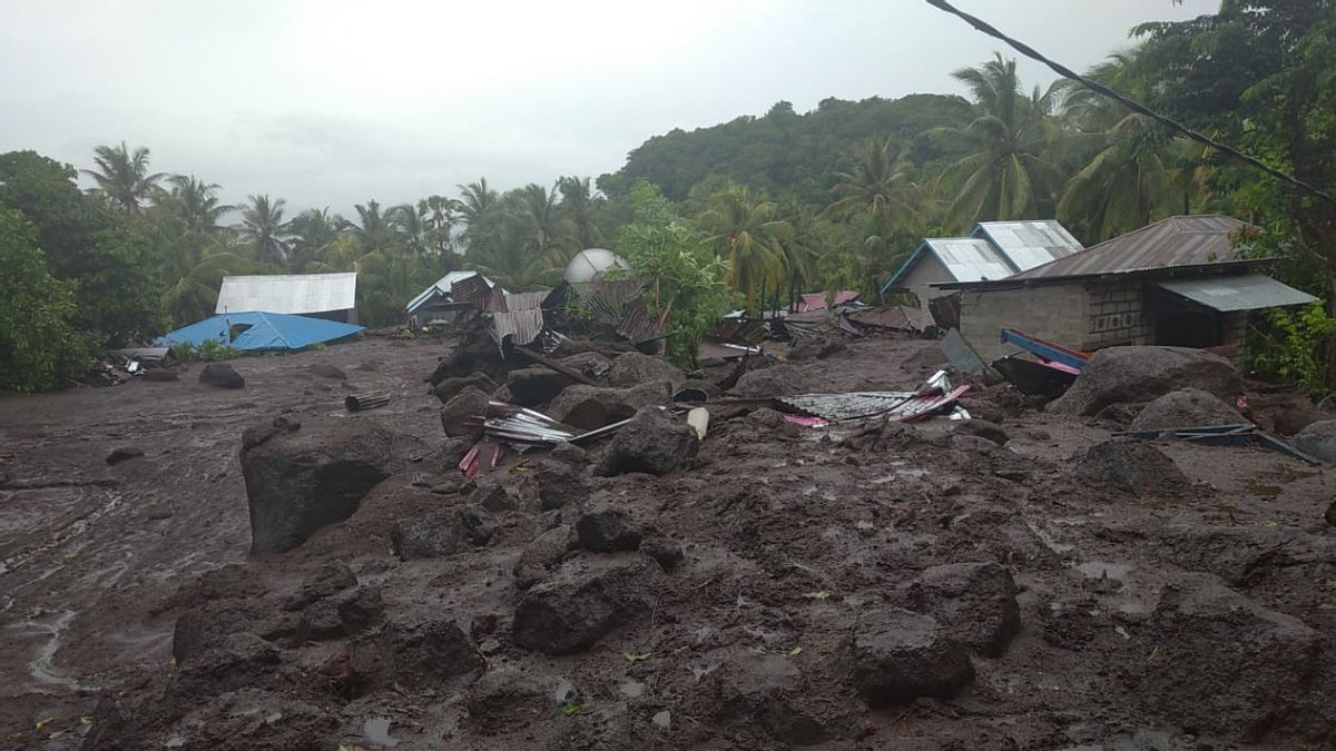 Flash Flood In East Flores, Five People Died