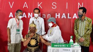 Biar Otot Kawat Tulang Besi, Gatotkaca Disuntik Vaksin di Depan Jokowi