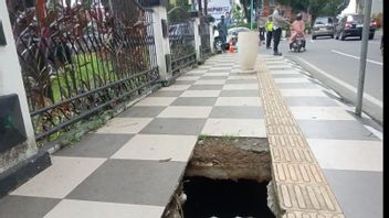 200 Iron Cover Drainage On Jalan Captain Arivai Palembang Raib Stolen By Thieves, Police Chase Perpetrators