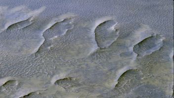الرياح تحول الرمال على المريخ إلى صخور منذ مليارات السنين، وألقي نظرة على العملية