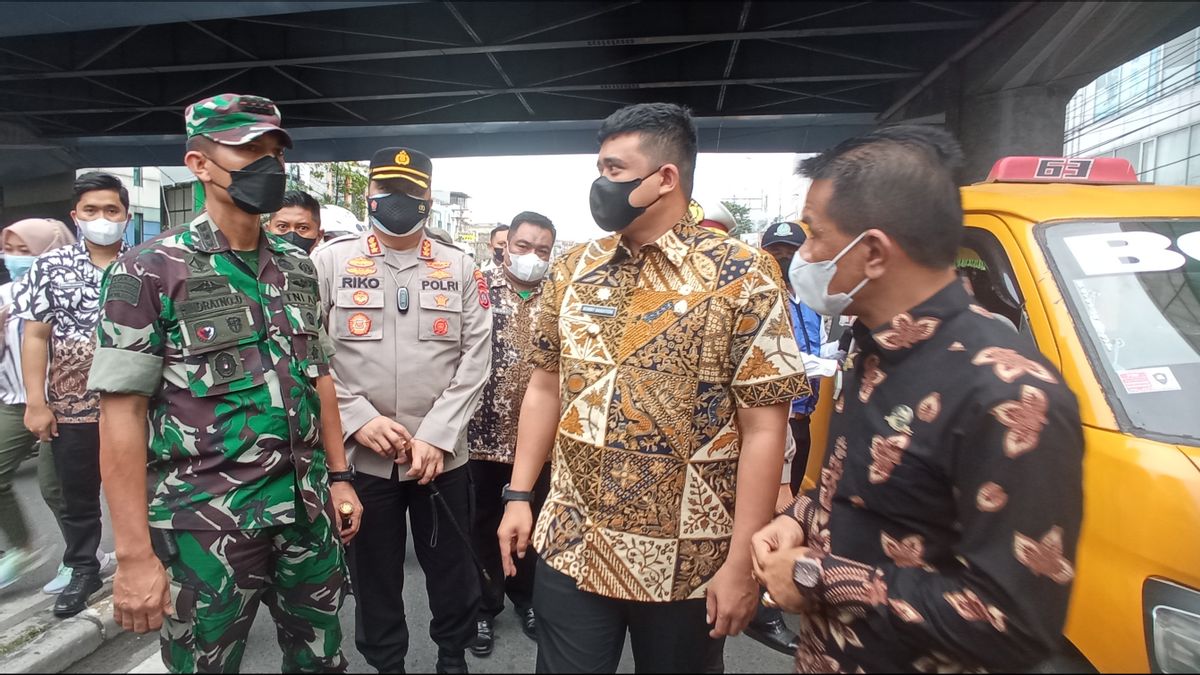 Raid D’Angkot à Medan, Bobby Nasution Trouve 4 Conducteurs Positifs à La Drogue