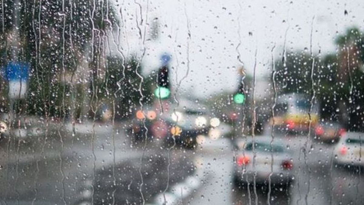 Sedia Payung, BMKG Perkirakan Seluruh DKI Jakarta Diguyur Hujan Hari Ini