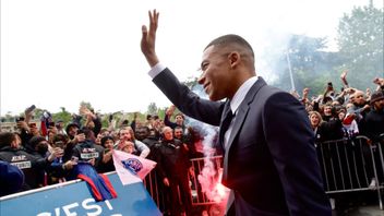 French President Emmanuel Macron Intervened Behind Kylian Mbappe's Decision To Reject Real Madrid And Stay At PSG