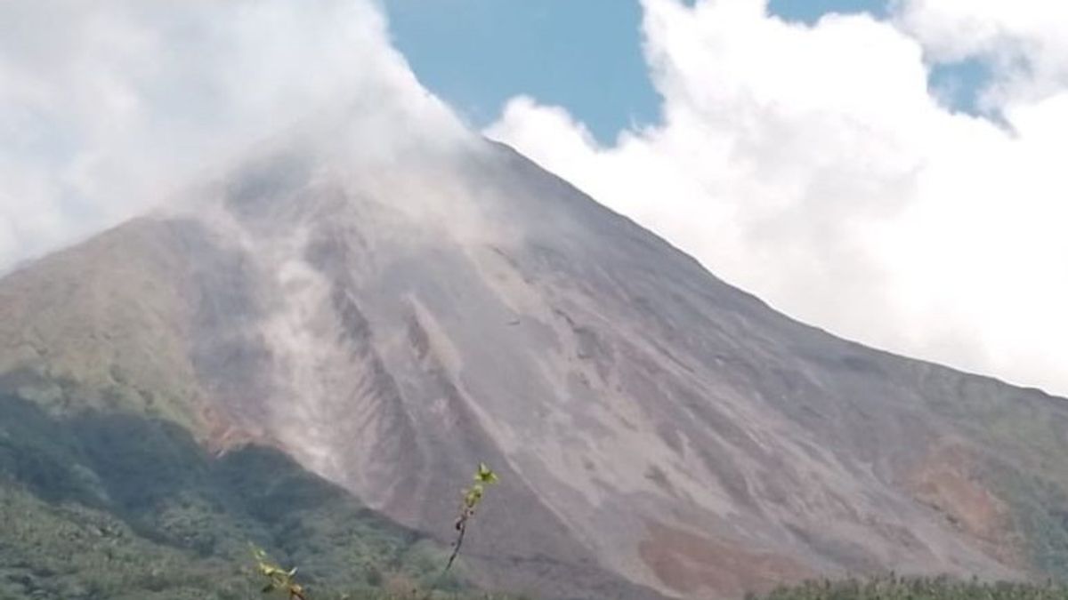 Guguran Lava Pijar Gunung Karangetang Sulut Mengarah ke Sejumlah kali