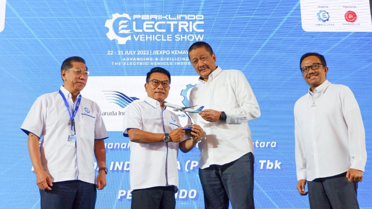 Garuda Indonesia Berikan Harga Khusus Angkut Logistik Industri Kendaraan Listrik