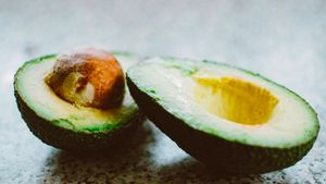 Manfaat Rutin Mengonsumsi Alpukat di Malam Hari
