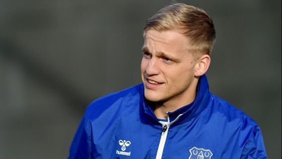 Pemain Kelas Dunia Berhati Mulia, Gelandang Everton Donny van de Beek Mau Sewa Rumah untuk Tampung Pengungsi Ukraina