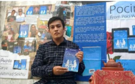 Akhmad Sekhu Buat Karya Sastra Terinspirasi Artis Indonesia