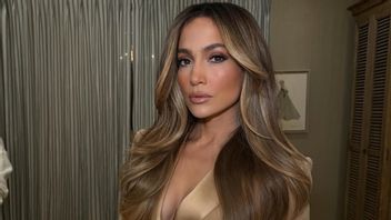 Officially Divorced, Jennifer Lopez Saves Fiance Ring With Ben Affleck