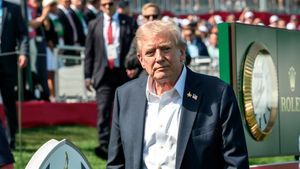 Trump Pertimbangkan Serang Kartel Narkoba Venezuela yang Beroperasi Lewat Darat