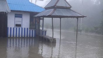 Trans Papua Poros Jayapura-Keerom Road Disconnects Due To Floods