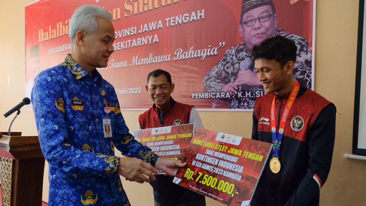 In Front Of Gold-winning Athletes From Central Java, Ganjar Pranowo Promises This