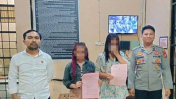 La police de Palu arrête 2 femmes soupçonnées de mauvais traitements, motivée par la victime accusée d’avoir volé de l’argent