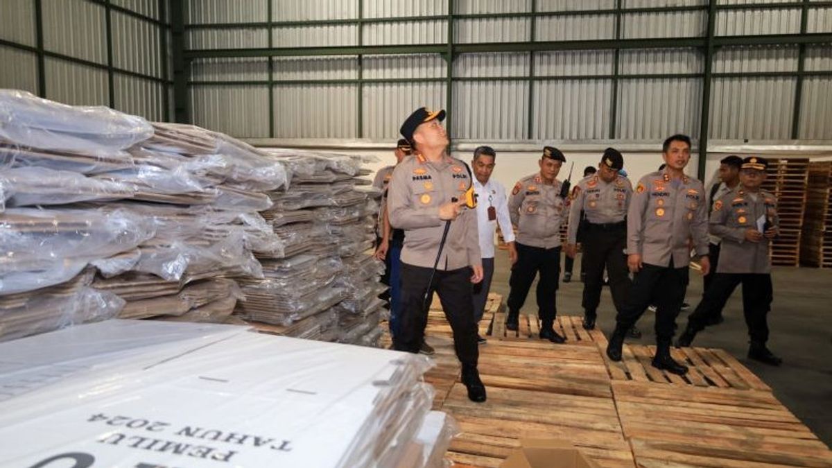 Polrestabes Surabaya Cek Gudang Logistik Pemilu