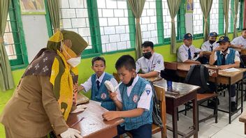 Makassar Health Office Opens UBM Services In Schools, Checks Carbon Monoxide Levels For Teenagers