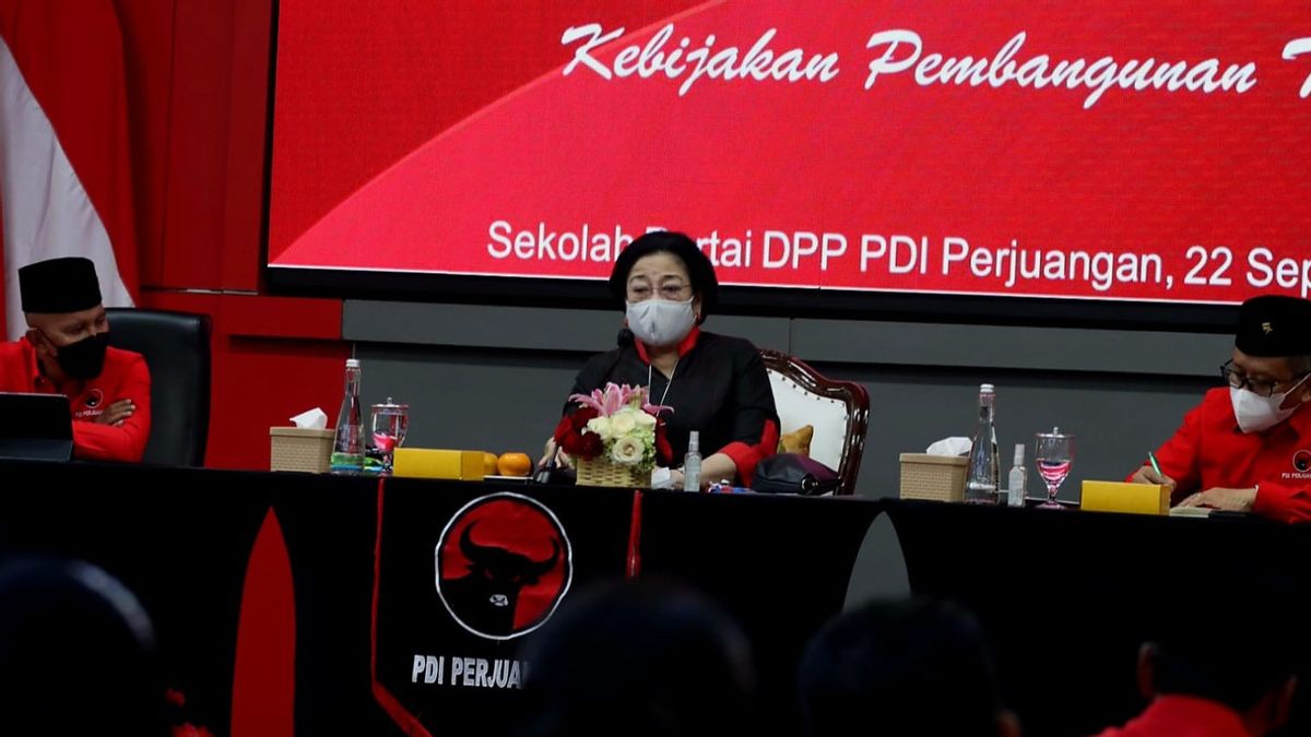 Megawati Minta Kepala Daerah Kader PDIP, Termasuk Ganjar Pranowo Fokus Kerja untuk Rakyat