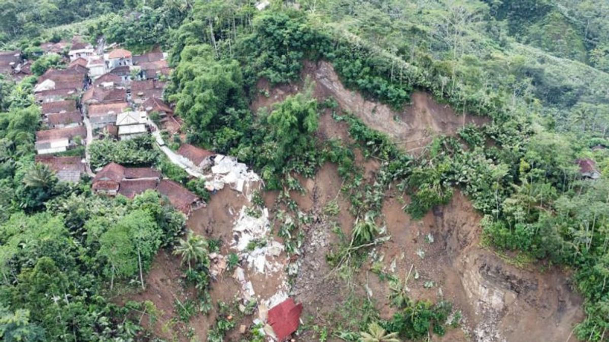 جاكرتا - 27 نقطة انهيار أرضي وأراضي متنقلة في بانجارنيغارا ، أكدت BPBD أنه لا توجد وفيات