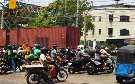 Terobos Pintu KA Kemayoran, Puluhan Motor Ditilang Polisi