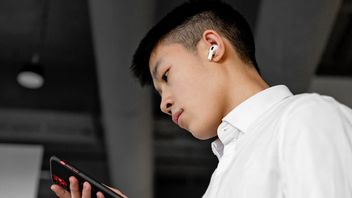 Research Reveals Gen Z Trusts Health Information From Influencers Than Doctors