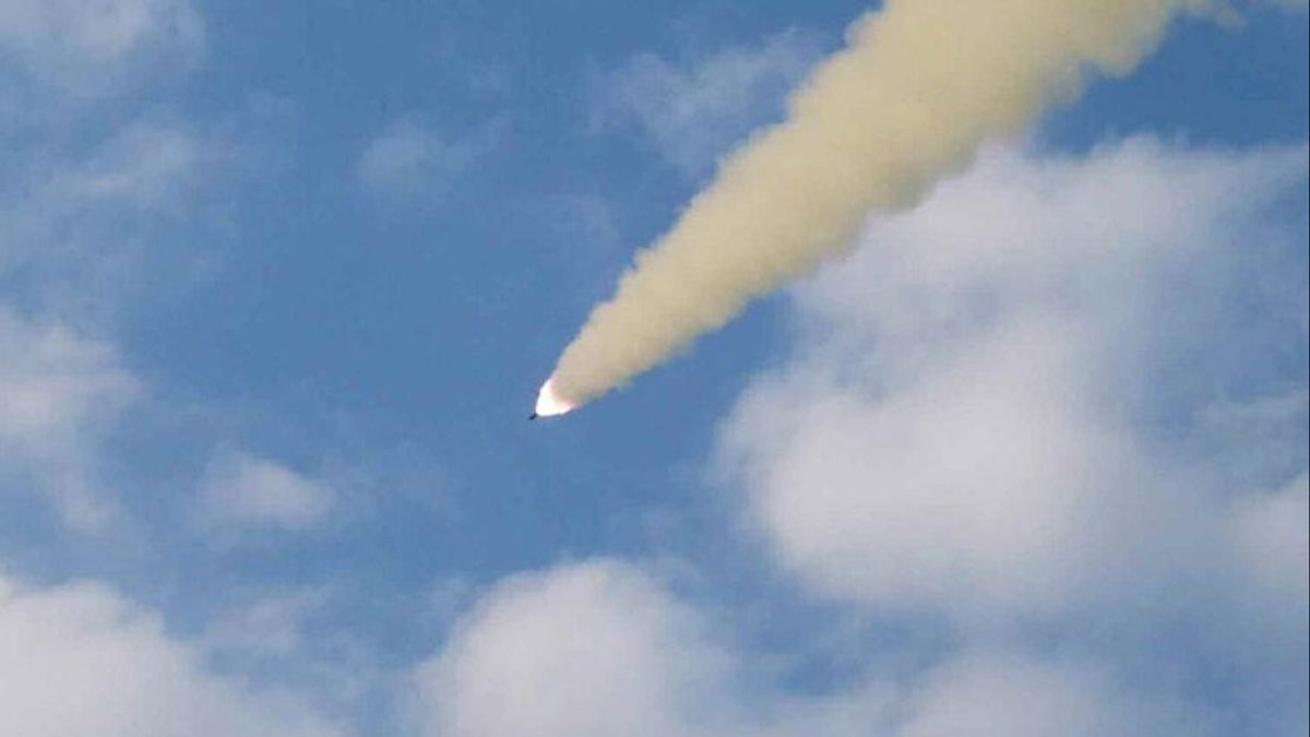 北朝鮮が弾道ミサイルを発射、日本海に墜落